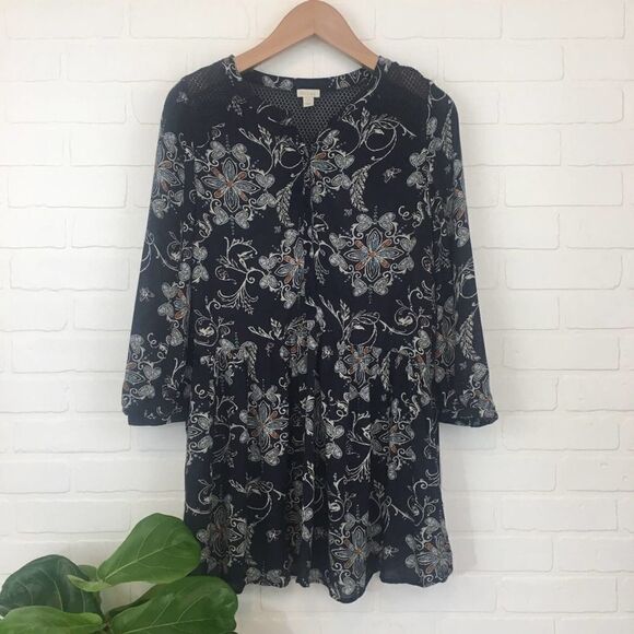 Hinge Oversized 3/4 Sleeve Tunic - Picture 1 of 7